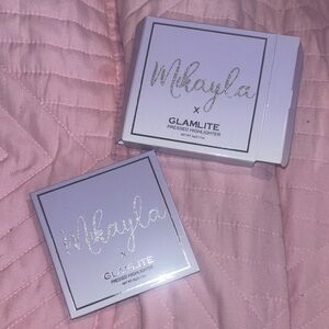 x Mikayla Pressed Highlighter - Silver